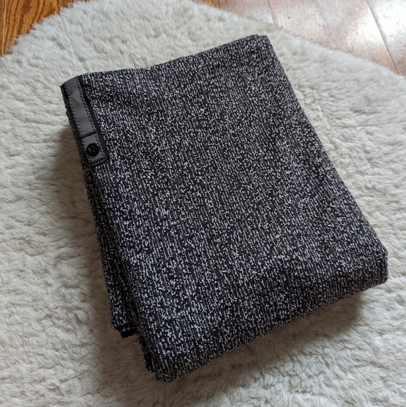 LULULEMON vinsaya scarf WrapRunning Luon Suited Jacquard Black White / Black - Picture 3 of 10